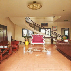 CHÍNH CHỦ CHO THUÊ VILLA PHÁP 3 MẶT TIỀN TẠI TRUNG TÂM ĐÀ LẠT