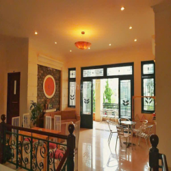 CHÍNH CHỦ CHO THUÊ VILLA PHÁP 3 MẶT TIỀN TẠI TRUNG TÂM ĐÀ LẠT