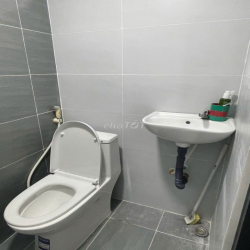 Phòng mới 100% Dương Bá Trạc Q8, cách cầu NVCừ 500m, có gác, thang máy
