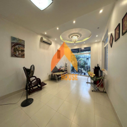 Villa Thảo Điền 10x20m nhà đẹp, sân rộng chỉ 55tr