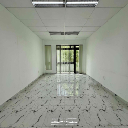 Cho thuê tầng trệt 5x20m 13.5tr, phòng trước 7.5tr, phòng sau 6tr