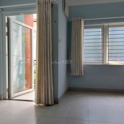 NHÀ MỚI 2PN HẺM RỘNG HOÀ HƯNG QUẬN 10