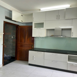 NHÀ MỚI 2PN HẺM RỘNG HOÀ HƯNG QUẬN 10