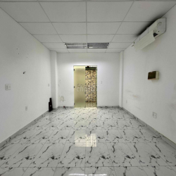 Cho thuê tầng trệt 5x20m 13.5tr, phòng trước 7.5tr, phòng sau 6tr