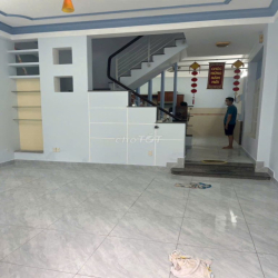 Cho thuê nhà mặt tiền đường gần chợ Cây Xoài Q2