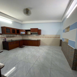 Cho thuê nhà mặt tiền đường gần chợ Cây Xoài Q2