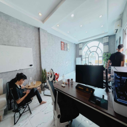 Cho Thuê MB Văn Phòng - Mặt Tiền - Phú Nhuận