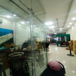 💥THANG MÁY💯Nhà Đẹp MTKD Tên Lửa 4,5x20m 4 tầng +máy lạnh CÁCH AEON 40m