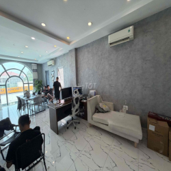 Cho Thuê MB Văn Phòng - Mặt Tiền - Phú Nhuận