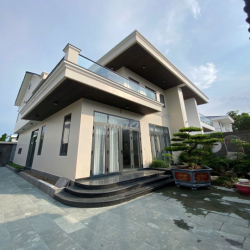 Cho thuê biệt thự đẹp- nội thất gỗ sịn tại Bưng Ông Thoàn-Phú Hữu- Q9