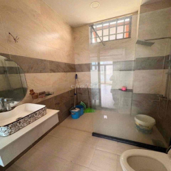 Nhà 1 trệt 2 lầu 3 phòng ngủ 3WC gần Phạm Văn Đồng Thủ Đức