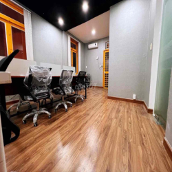 Chính chủ cho thuê văn phòng 25 - 80m2 ở Căn góc 2 MT Khánh Hội Quận 4