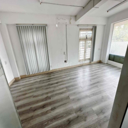 Chính chủ cho thuê văn phòng 25 - 80m2 ở Căn góc 2 MT Khánh Hội Quận 4