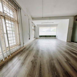 Chính chủ cho thuê văn phòng 25 - 80m2 ở Căn góc 2 MT Khánh Hội Quận 4