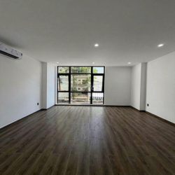 CỰC PHẨM NHÀ MỚI - 137D Cộng Hòa, P.12, Q.TB - Thang Máy - Ngang 5m