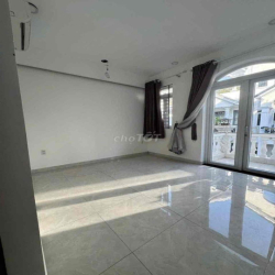 Nhà Phố Hẻm Xe Thông 4*18m 3Lầu ST 4PN.5ƯC Lê Đức Thọ