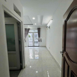 Nhà Phố Hẻm Xe Thông 4*18m 3Lầu ST 4PN.5ƯC Lê Đức Thọ