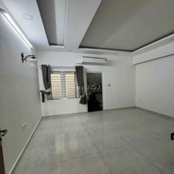 Nhà Phố Hẻm Xe Thông 4*18m 3Lầu ST 4PN.5ƯC Lê Đức Thọ