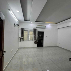 Nhà Phố Hẻm Xe Thông 4*18m 3Lầu ST 4PN.5ƯC Lê Đức Thọ