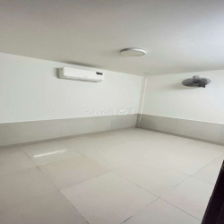 Nhà 4pn huỳnh mẫn đạt gần trần hưng đạo chợ hòa bình bv chấn thương ch