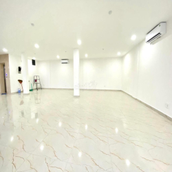 Cho thuê nhà Yên Thế, P.2, Q.TB, 7x18m, Trệt 4 Lầu, Thang Máy Giá 35tr