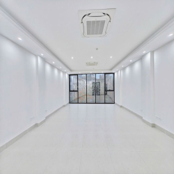 Cho thuê văn phòng Đội Cấn 75m2 chỉ 10tr FREE dịch vụ FREE để xe 