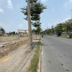 Cho thuê 4000m đất mặt tiền ngan 30m mở hậu 70m