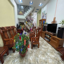 NHÀ  C-T  4,5×17m .đúc 3 lầu. bình thành bình hưng hòa B.Bình tân