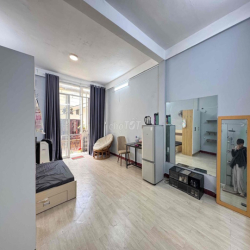 Cho Thuê Studio Balcon 40m2 2ng2xe Ngay CV Lê Thị Riêng CMT8 Quận 10