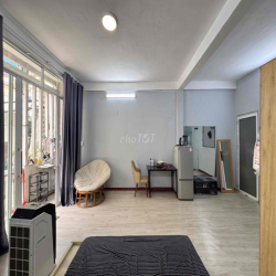 Cho Thuê Studio Balcon 40m2 2ng2xe Ngay CV Lê Thị Riêng CMT8 Quận 10