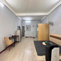 Cho Thuê Studio Balcon 40m2 2ng2xe Ngay CV Lê Thị Riêng CMT8 Quận 10