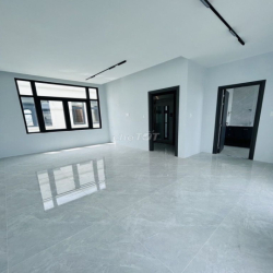 NHÀ PHỐ 5 TẦNG–THANG MÁY–VỊ TRÍ VÀNG KINH DOANH TẠI VINHOMES