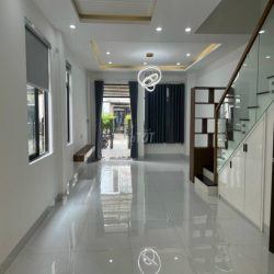 CHo thuê nhà phố vườn Mizuki (7x20) giá 22tr/tháng