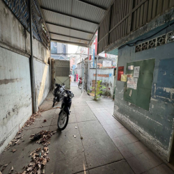 Nhà 2 mặt tiền, được phép cải tạo, rộng 250m2 - Ngay Hoàng Diệu 2