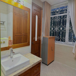 NHÀ 5X25M 1 TRỆT 3 LẦU FULL NỘI THẤT CAO CẤP