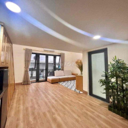 CHO THUÊ DUPLEX BAN CÔNG 40M2 NGAY CMT8 QUẬN 10