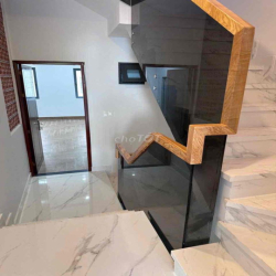 cho thuê nhà đẹp 4x20m , khu Tên Lửa