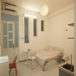 Phòng ban công riêng 28m2 khu vực Trần Não