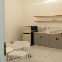 Phòng ban công riêng 28m2 khu vực Trần Não