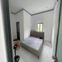 NHỈNH 2 TỶ - 100m2 - NGANG 5m - CĂN GÓC - HẺM XE HƠI QUAY ĐẦU