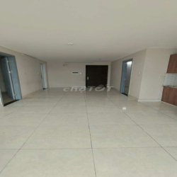 Căn hộ 3 phòng ngủ rất đẹp tại BLUE SKY quận 2 giá rất rẻ, 2toilet