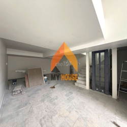 UNBOX VILLA MỚI XÂY TRUNG TÂM Q2 5PN CÓ THANG MÁY KDC MỚI GIÁ SIÊU TỐT