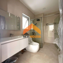 UNBOX VILLA MỚI XÂY TRUNG TÂM Q2 5PN CÓ THANG MÁY KDC MỚI GIÁ SIÊU TỐT