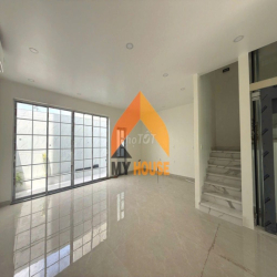 UNBOX VILLA MỚI XÂY TRUNG TÂM Q2 5PN CÓ THANG MÁY KDC MỚI GIÁ SIÊU TỐT