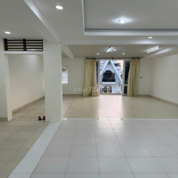 NHÀ ĐƯỜNG HOÀNG VIỆT DIỆN TÍCH: 6X20M TRỆT 3 LẦU CHO THUÊ