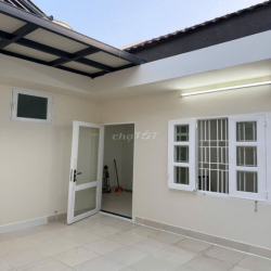 NHÀ ĐƯỜNG HOÀNG VIỆT DIỆN TÍCH: 6X20M TRỆT 3 LẦU CHO THUÊ