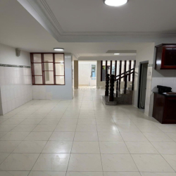 NHÀ ĐƯỜNG HOÀNG VIỆT DIỆN TÍCH: 6X20M TRỆT 3 LẦU CHO THUÊ