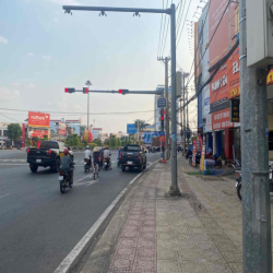 Chính chủ bán nhà mặt tiền ngã tư Đồng Xoài