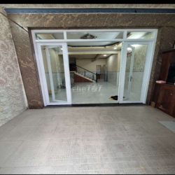 CHO THUÊ NHÀ 4 X 15M TRỆT LẦU 2PN 2VC MỚI ĐẸP Y HÌNH T