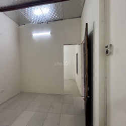 Cho thuê nhà riêng ở An Dương Vương, Phú Thượng, Tây Hồ 4,8tr/th